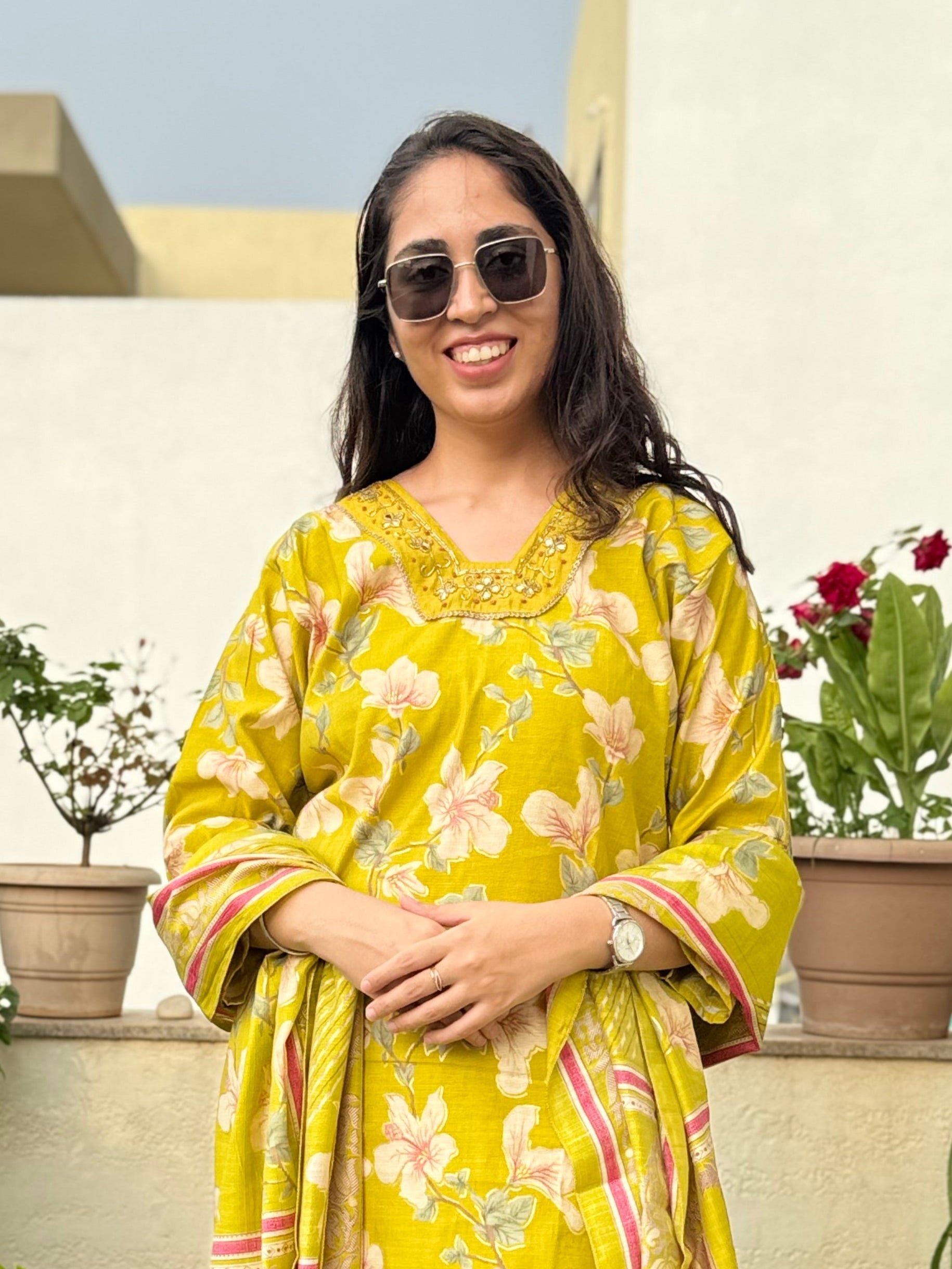 Tvesa – Embellished Vertican Silk Suit Set